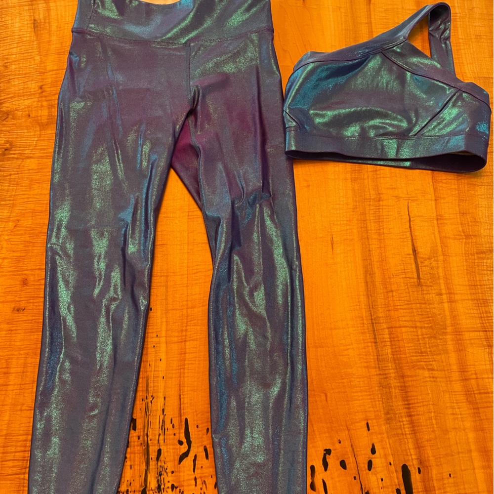 Heroine Sport set. Medium in leggings, small in top.